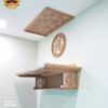 Ban Thờ Treo Tường 348 Sản phẩm được làm từ gỗ sồi tự nhiên 100%, nổi bật với những đường vân gỗ tuyệt đẹp. Sau khi được phủ lên một lớp sơn bóng, các đường vân này hiện lên rõ nét, tôn thêm vẻ đẹp kỳ diệu của thiên nhiên.
