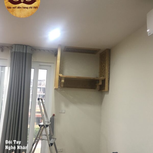 Ban Thờ Treo Tường Kết Hợp Vách CNC TT 149 không chỉ đơn thuần là một sản phẩm nội thất mà còn là biểu tượng cho sự tôn nghiêm trong không gian thờ cúng